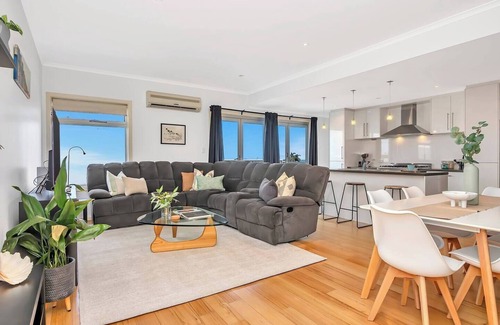 West Beach House | The Plovers Nest Seaside Horizons in West Beach