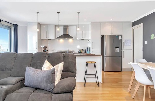 West Beach House | The Plovers Nest Seaside Horizons in West Beach