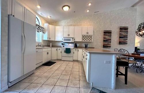 Osage Beach House | The Pointe at Lazy Days