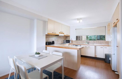 Auchenflower Apartment | The Poolside Perch - A Breezy Balcony Gem