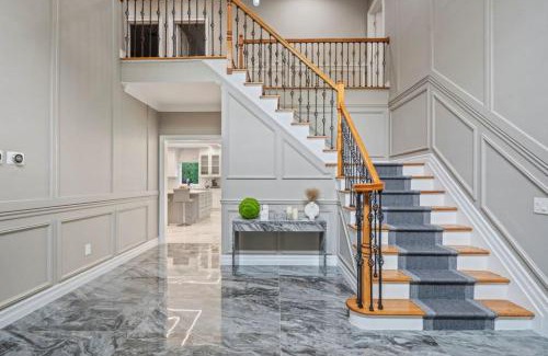 West Bay Shore Villa | The President Mansion Luxurious 7BR Family Retreat