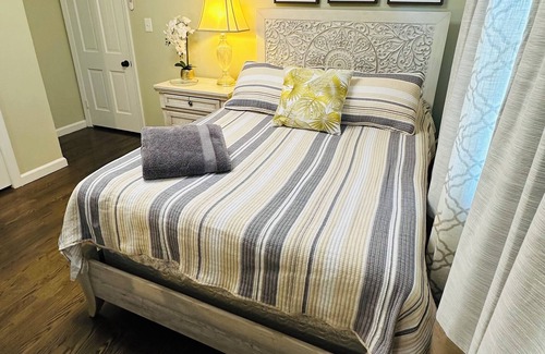 Yardville-Groveville Bed & Breakfast | The Princeton Three, Cozy 3BR Retreat w/BBQ Patio