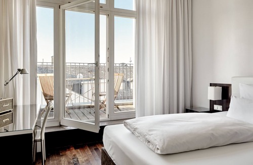 Frankfurt Hotel | The Pure, a Member of Design Hotels