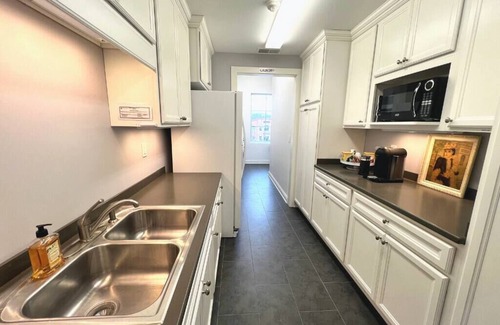 Grafton Apartment | The Quarters | Suite 4