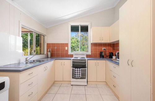 West Gladstone Apartment | The Queenslander - Stone's Throw from City Centre and Gladstone Hospital