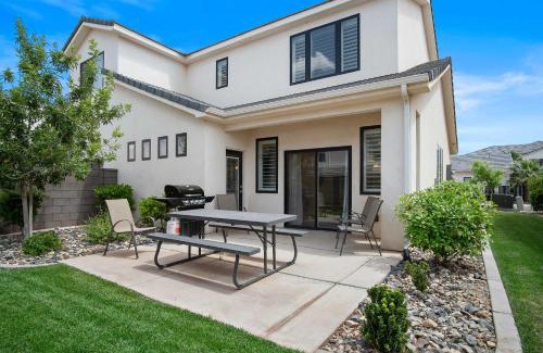 Washington Fields House | The Ranch House-Themed Condo