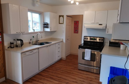 Tumbler Ridge House | The Raven's Roost - Your Adventure Basecamp