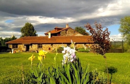 Santa Maria de Ordas Cottage | The Reception - Apartment loft for 2 people