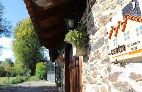 Santa Maria de Ordas Cottage | The Reception - Apartment loft for 2 people