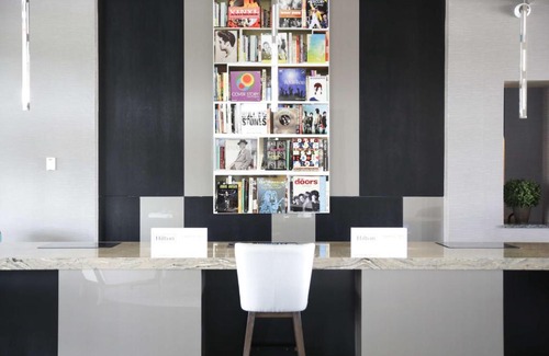 West Des Moines Hotel | The Rewind West Des Moines, Tapestry Collection By Hilton