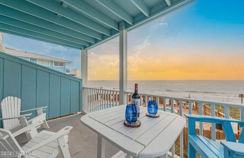 Kure Beach House | The Riggings H2