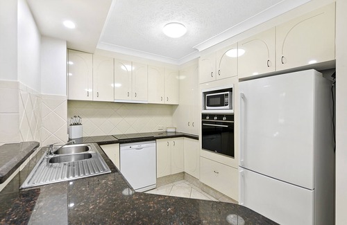 Broadbeach Apartment | The Ritz Resort