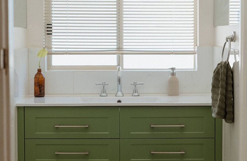 Gordon Bed & Breakfast | The River Block