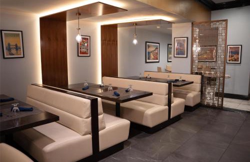 Roslyn Hotel | The Roslyn, Tapestry Collection by Hilton