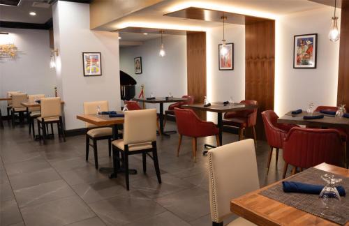 Roslyn Hotel | The Roslyn, Tapestry Collection by Hilton