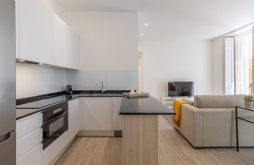 Palacio Apartment | The Royal Frame (Palacio Real III)