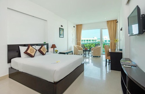 Old Quarter Resort | The Sailing Bay Beach Resort