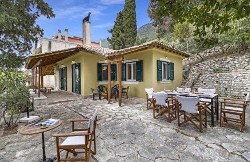 Perigiali House | The Sea Martin