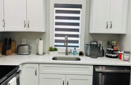 Crown Heights Cottage | The Secret Cottage-Hidden Gem! Entire cottage with covered patio!