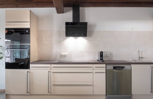 Marlenheim Bed & Breakfast | The secret garden, spacious house with parking.