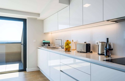 Parede Apartment | The Shoreline 4 by Portugal Portfolio