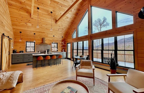 Sunderland Cabin | The Skyline Cabin - Hot Tub- Fire Pit - Panoramic Views - Manchester