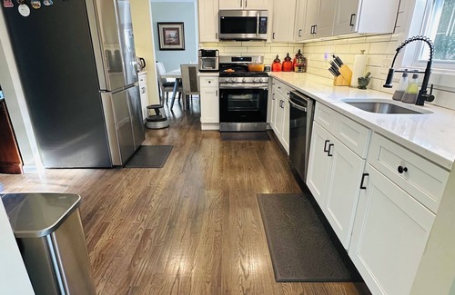 Yardville-Groveville House | The Soft Landing @ Elle's Home Near NYC.