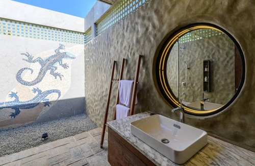 Ekala House | The Solar Crab - Luxury Villa