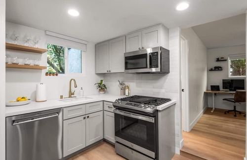 North Redondo Apartment | The South Bay Retreat