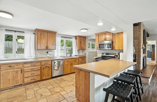 South Perry District House | The South Perry Perch ~ 5BD Family Retreat