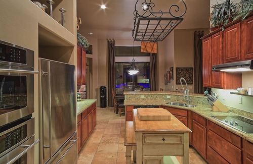 Canyon Ridge Estates House | THE SPA HOUSE AND GOLF RETREAT + 12 BEDS + HEATED POOL + 2 HOT TUBS + AMENITIES