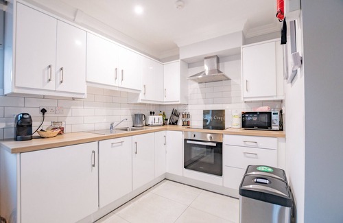 Galway City Centre Apartment | The Spanish Arch Retreat - Sleeps 4