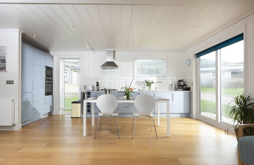 Cheddar Cabin | The Spinney, Strawberryfield Park - a lodge that sleeps 2 guests in 1 bedroom