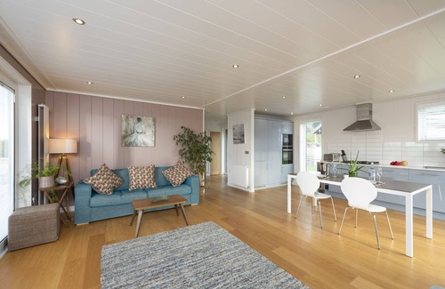 Cheddar Cabin | The Spinney, Strawberryfield Park - a lodge that sleeps 2 guests in 1 bedroom