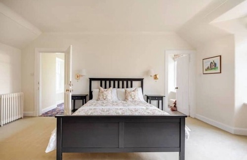 Kinross Bed & Breakfast | The Squirrel Room Energetic & Inspiring