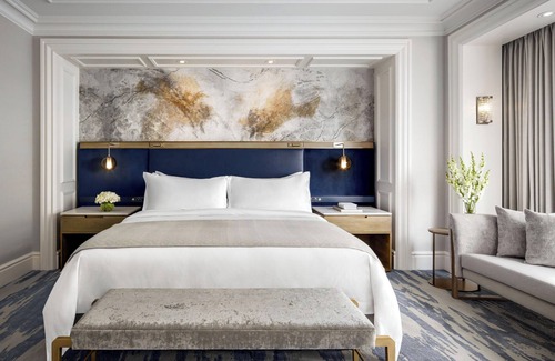 Financial District Hotel | The St. Regis Toronto