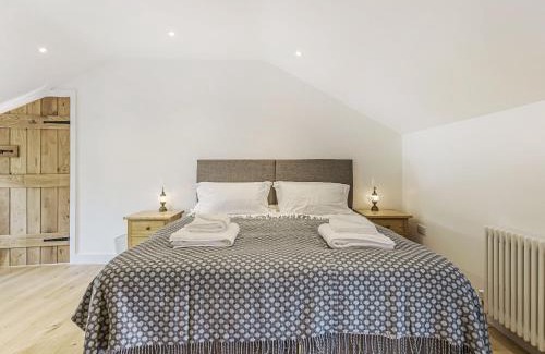 Llanvair Kilgeddin House | The Stables - Cottage