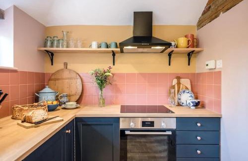 Woodbridge House | The Stables, Hoo