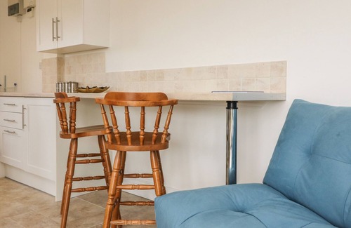 Fiddington Cottage | THE STABLES, pet friendly, with hot tub in Crowcombe