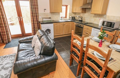 Llanrhidian Higher Cottage | THE STALL, pet friendly, character holiday cottage in Llanmorlais