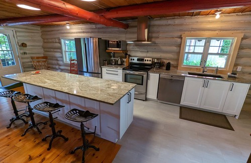 Amherst Cottage | The Starry beach, lake front cottage