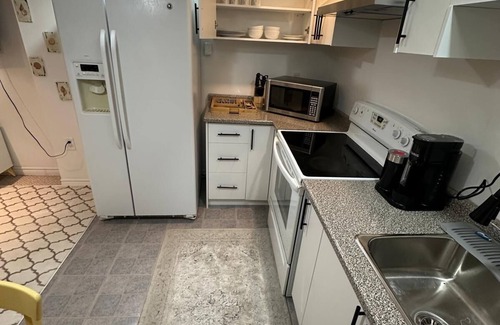 Churchill Meadows House | The Staycation Spot of 6ixnnCome stay in Modernised Home with all amenities