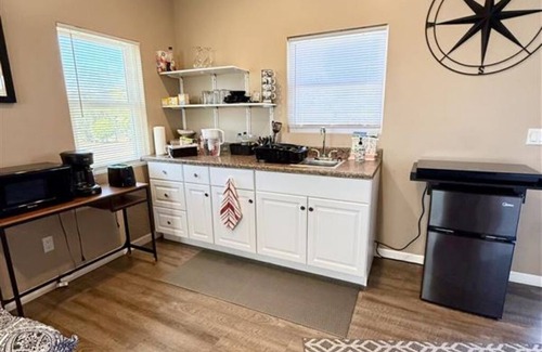 Clairemont Mesa West Apartment | The studio apartment in Clairemont - New AC unitn