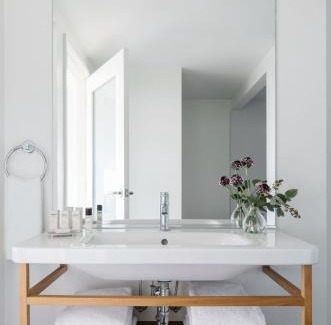 Woodlawn Hotel | The Study at the University of Chicago