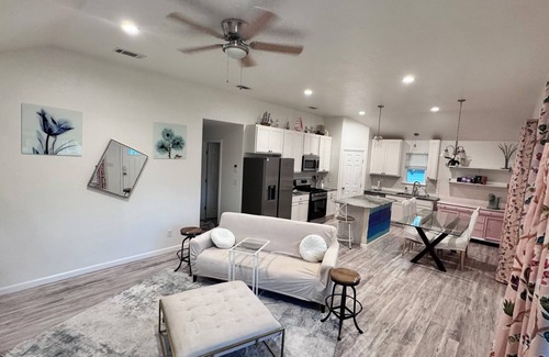 La Marque House | The Sunny Pawhouse