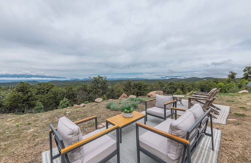 Cotopaxi House | The Sunset Barndo: Relax in the Mountains!