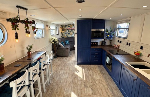 Barton under Needwood House | The Swan Flotel | Barton Marina