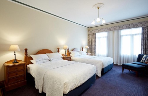 Cranbourne Hotel | The Terrace at The Settlement