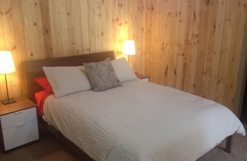 Waterbury Cabin | The Terraces: Mountain retreat, two bedrooms, two baths