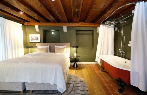 Old Town Hotel | The Three Sisters Hotel